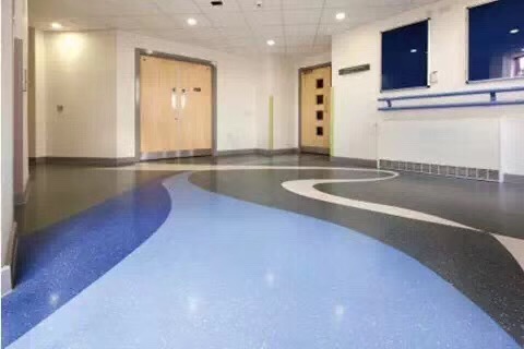 冬季塑膠地板施工應(yīng)該注意的事項